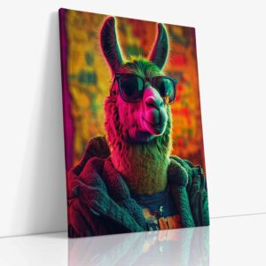 Vtipný umělecký obraz lamy stylizované jako IT specialista na kvalitním plátně, kombinující exotické zvíře s moderními prvky.
