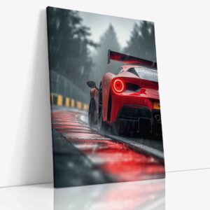Ferrari v plné rychlosti na profesionálním závodním okruhu, zachycující dynamiku a výkon italského sportovního vozu