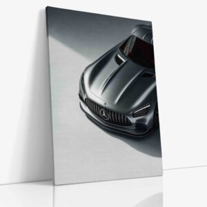 Luxusní sportovní Mercedes zachycený zpředu, zdůrazňující jeho elegantní design, agresivní přední masku a prémiový charakter německého sportovního automobilu.