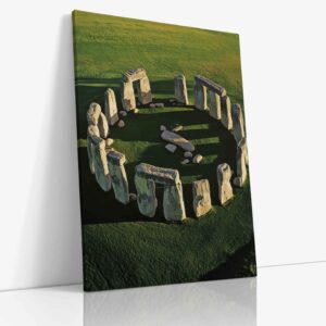 Stonehenge za vycházejícího slunce, mystická ranní scenérie