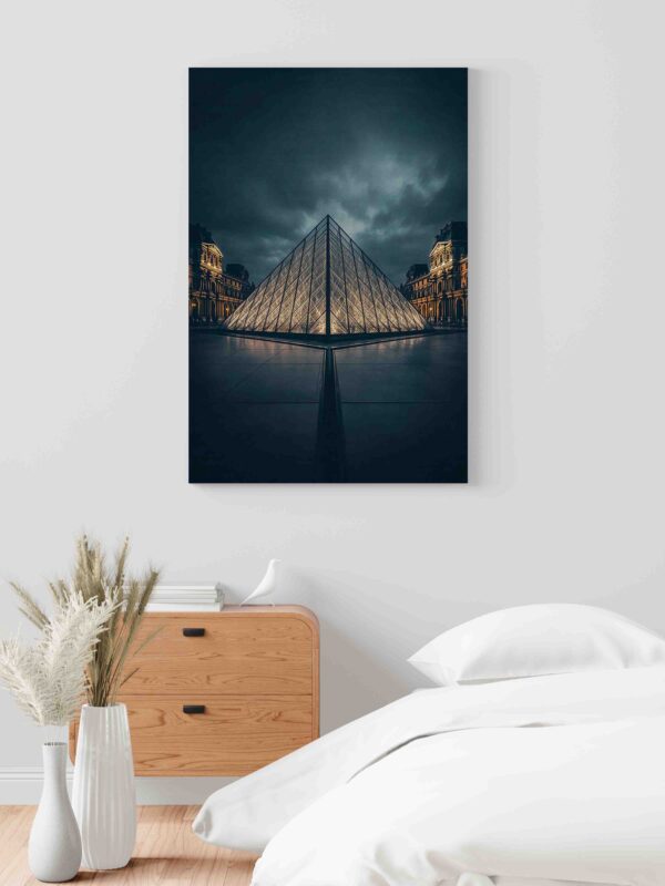 Obraz Skleněná pyramida v pařížském Louvre- Obraz na plátně - Image 2